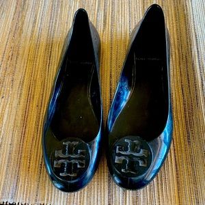 Tory Burch Jelly Reva (W 7, Black)